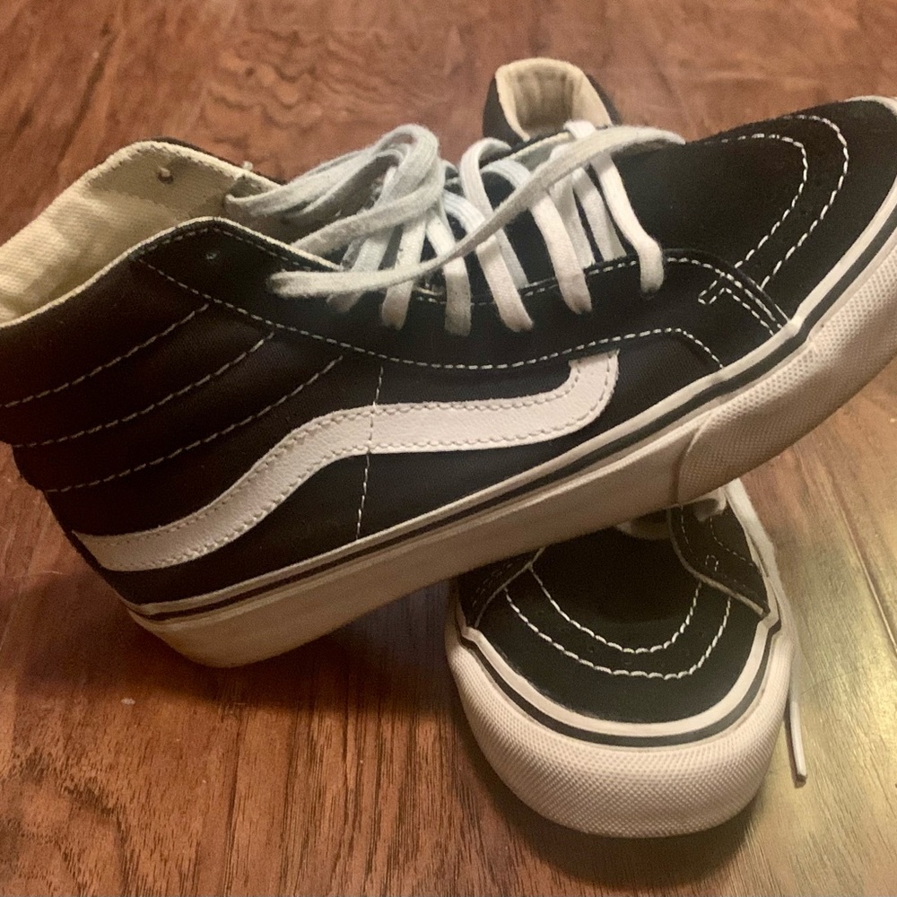 Vans - Picture 5 of 7